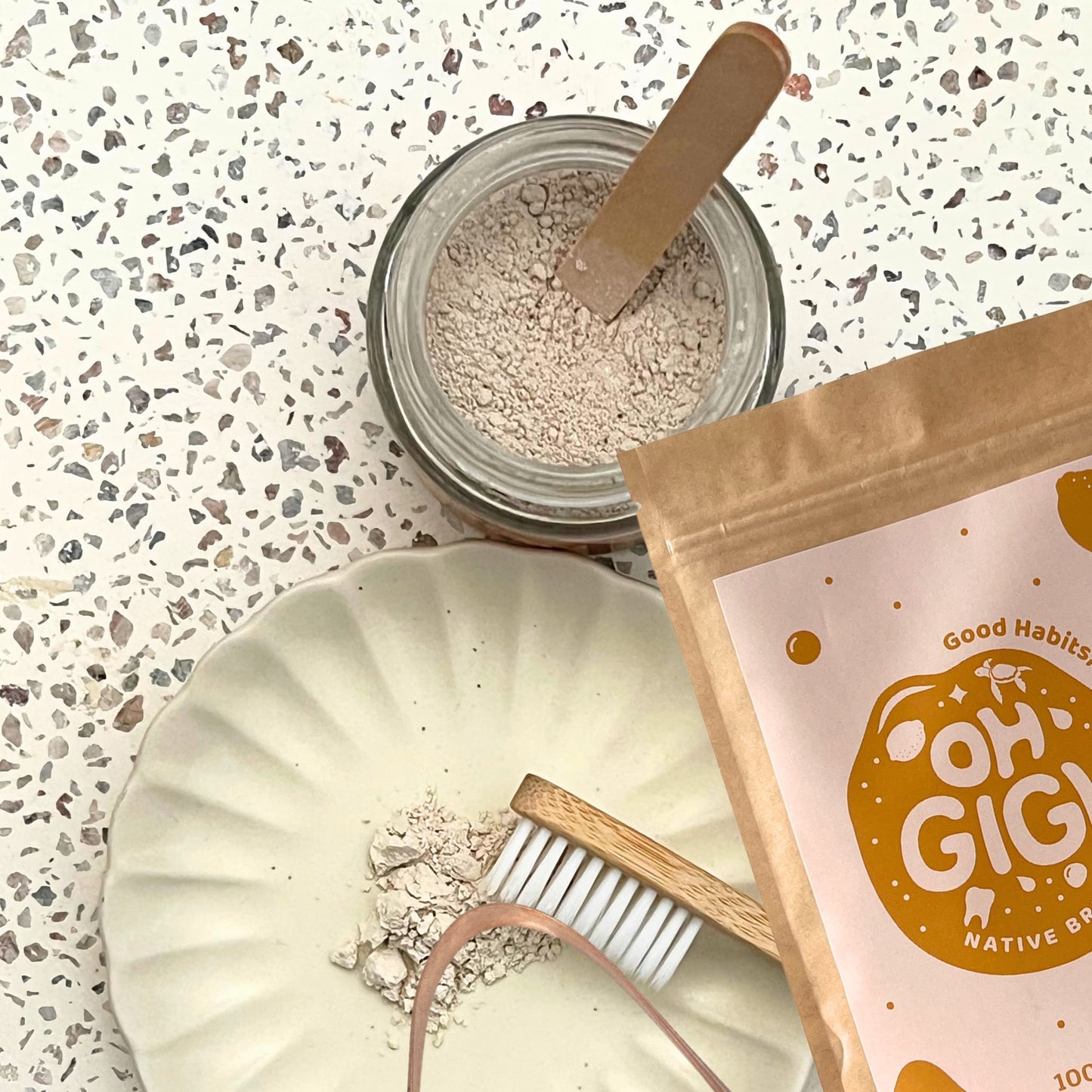 OhGiGi Organic Toothpowder - Native Brush
